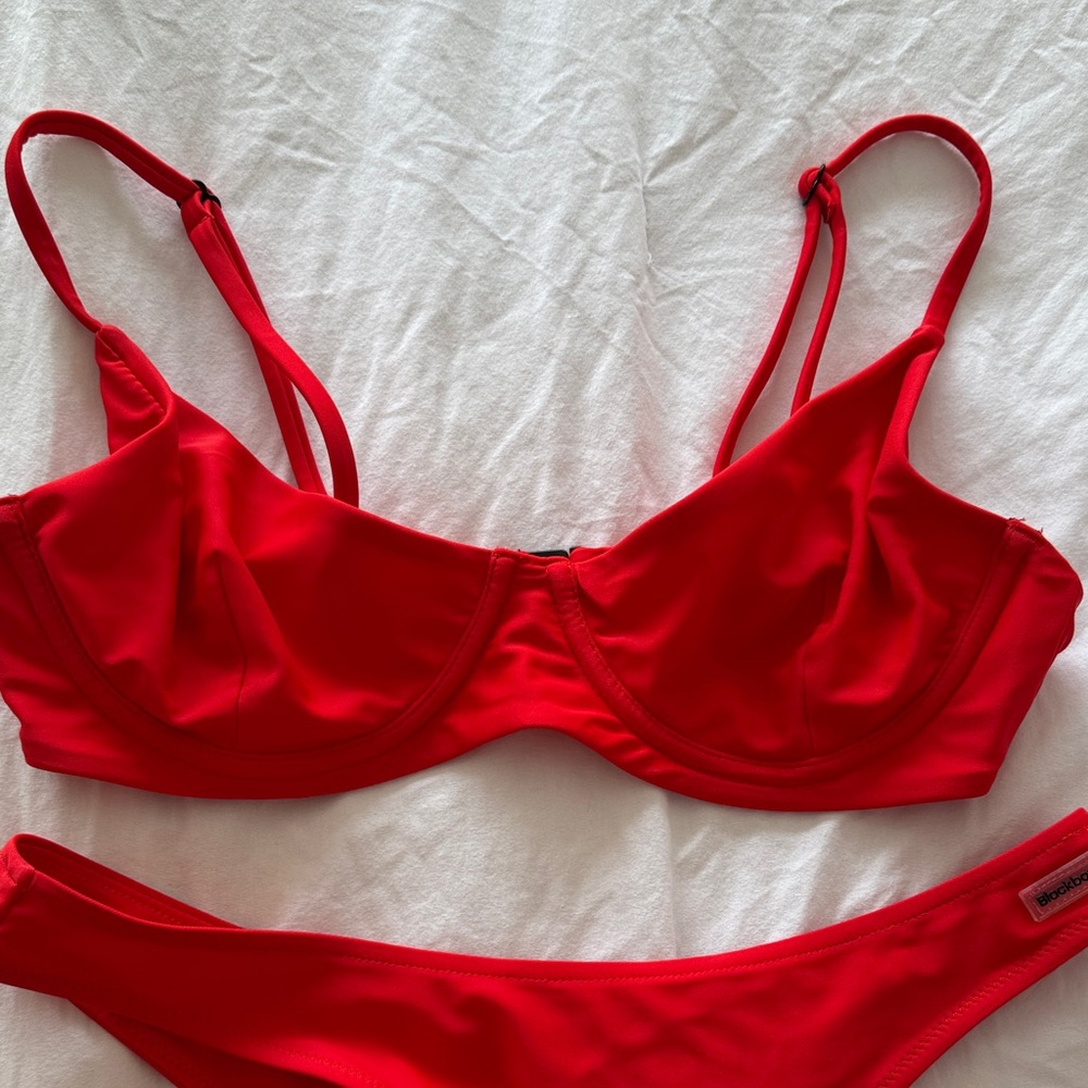 Red Bikini Set - Picture 2 of 8